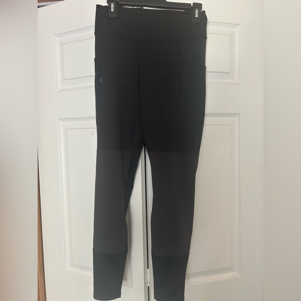 Patagonia Women’s Hiking Reinforced tights with pockets size small